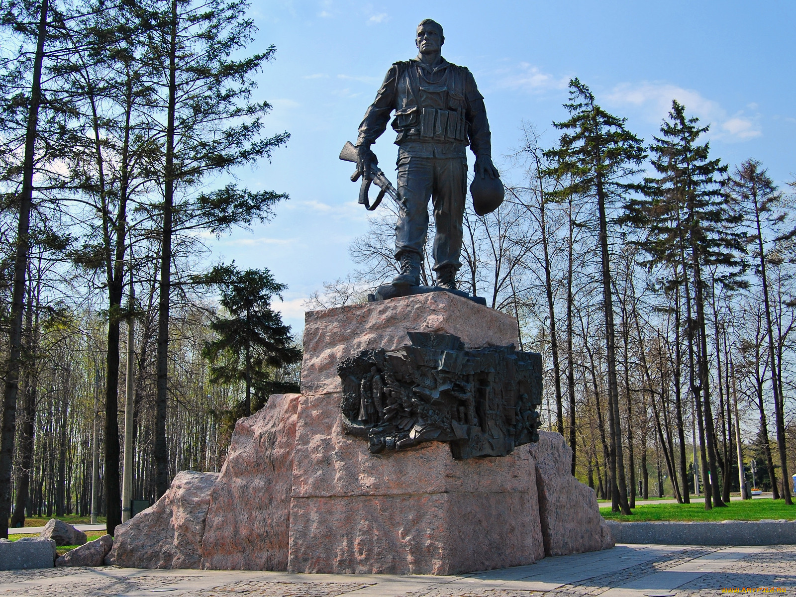 Памятник интернационалистам. Памятник воинам-интернационалистам Москва. Поклонная гора памятник воинам интернационалистам. Памятник воинам афганцам на Поклонной горе. Памятник воинам-интернационалистам на Поклонной горе в парке Победы..